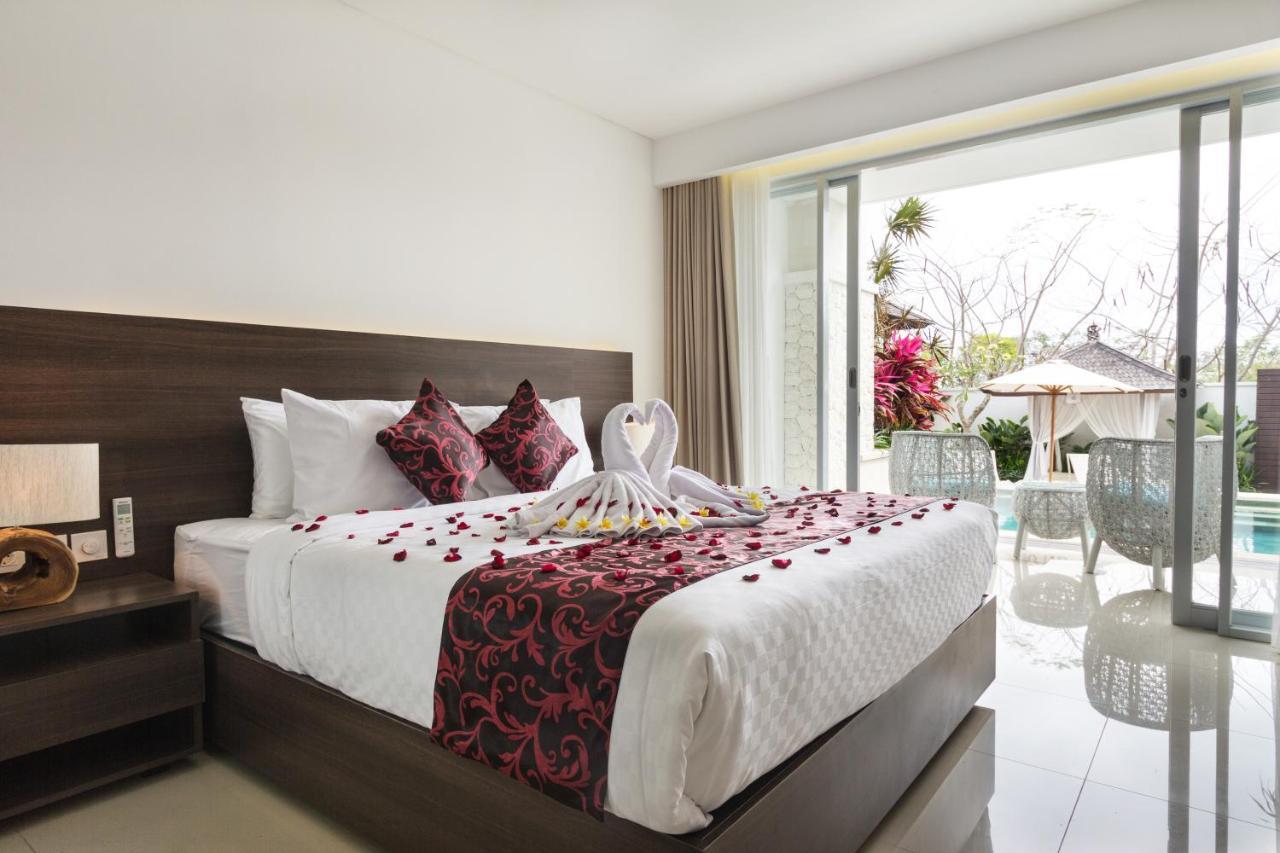Adhiloka Hotell Uluwatu Exteriör bild