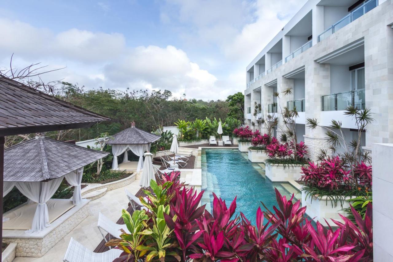 Adhiloka Hotell Uluwatu Exteriör bild