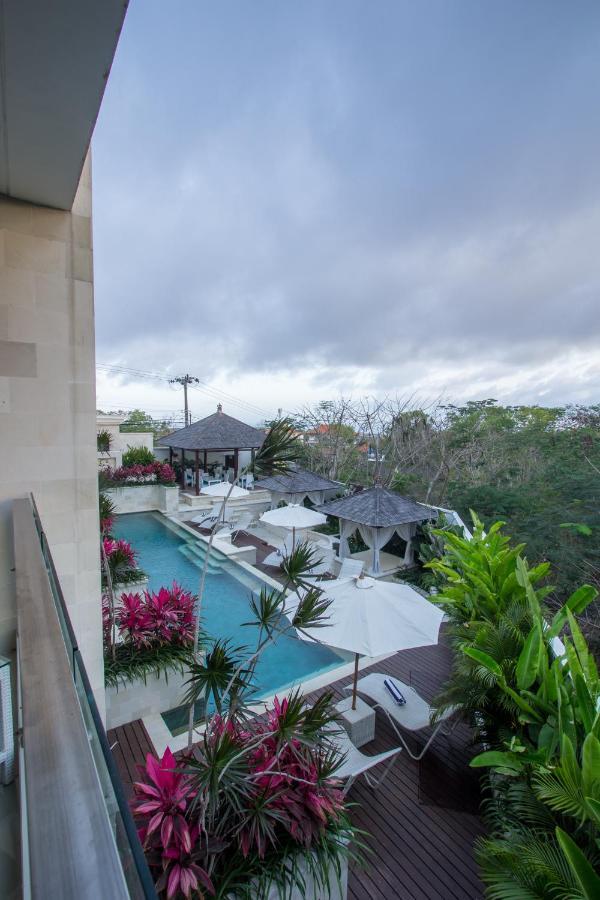 Adhiloka Hotell Uluwatu Exteriör bild
