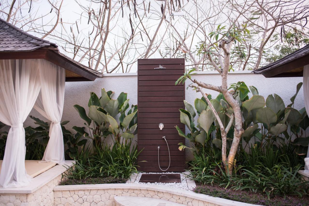 Adhiloka Hotell Uluwatu Exteriör bild