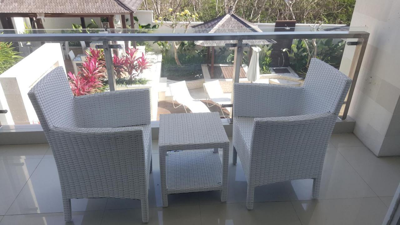 Adhiloka Hotell Uluwatu Exteriör bild