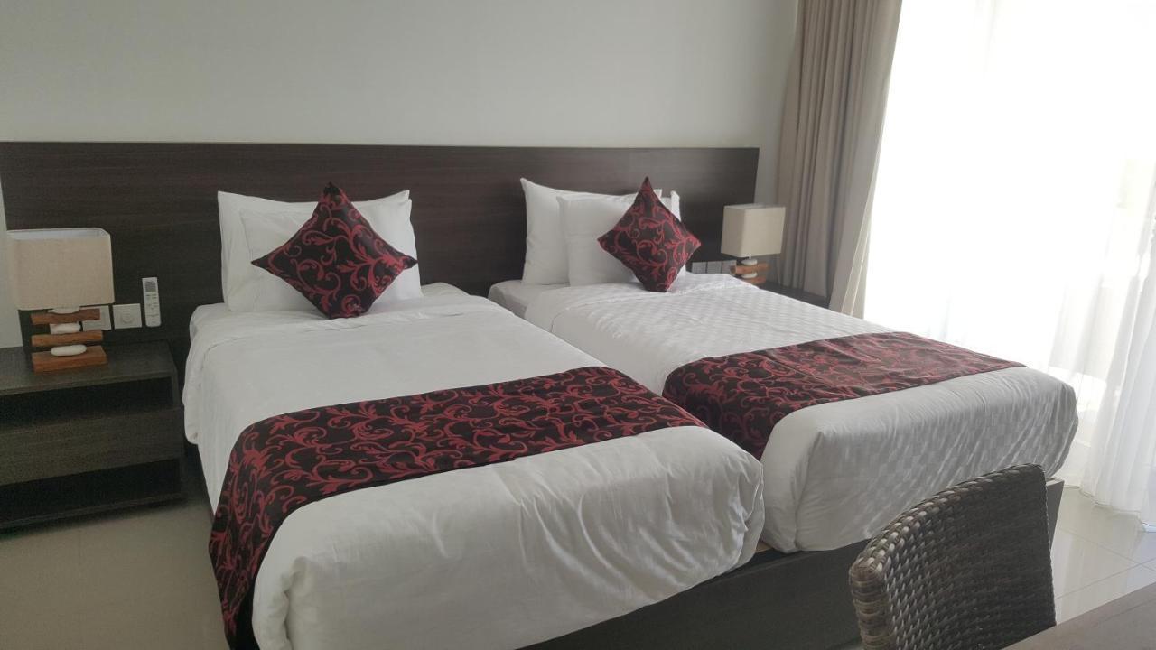 Adhiloka Hotell Uluwatu Exteriör bild