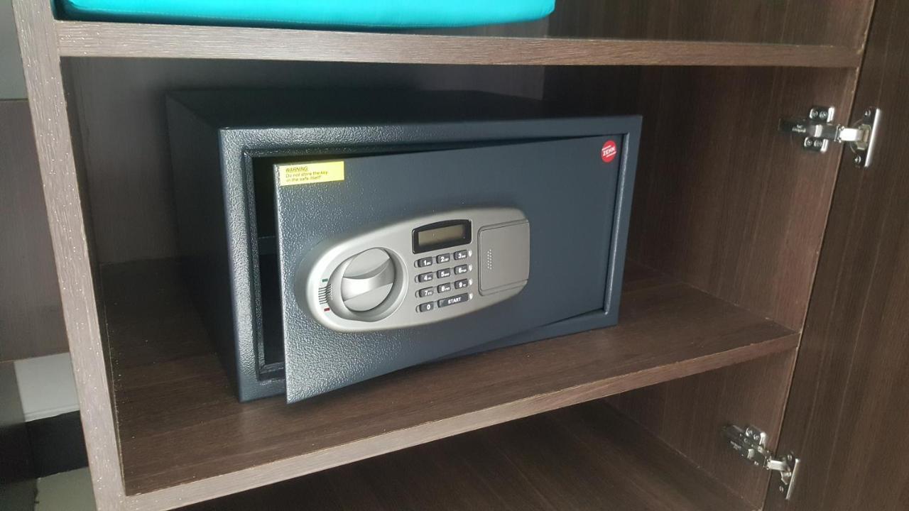 Adhiloka Hotell Uluwatu Exteriör bild