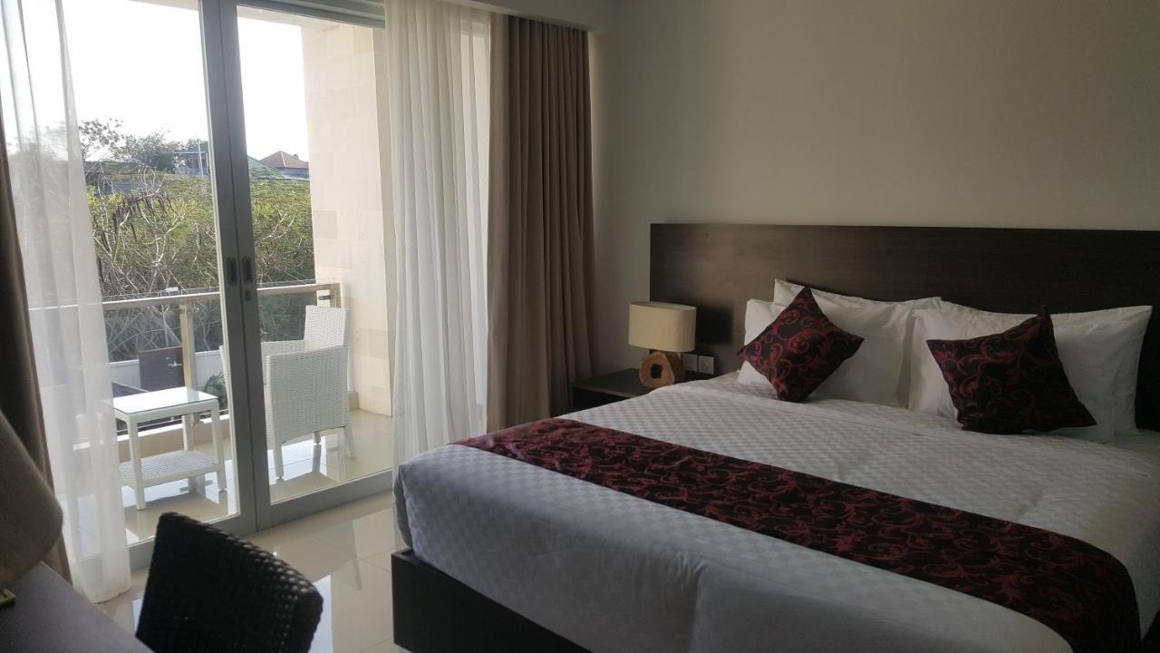 Adhiloka Hotell Uluwatu Exteriör bild