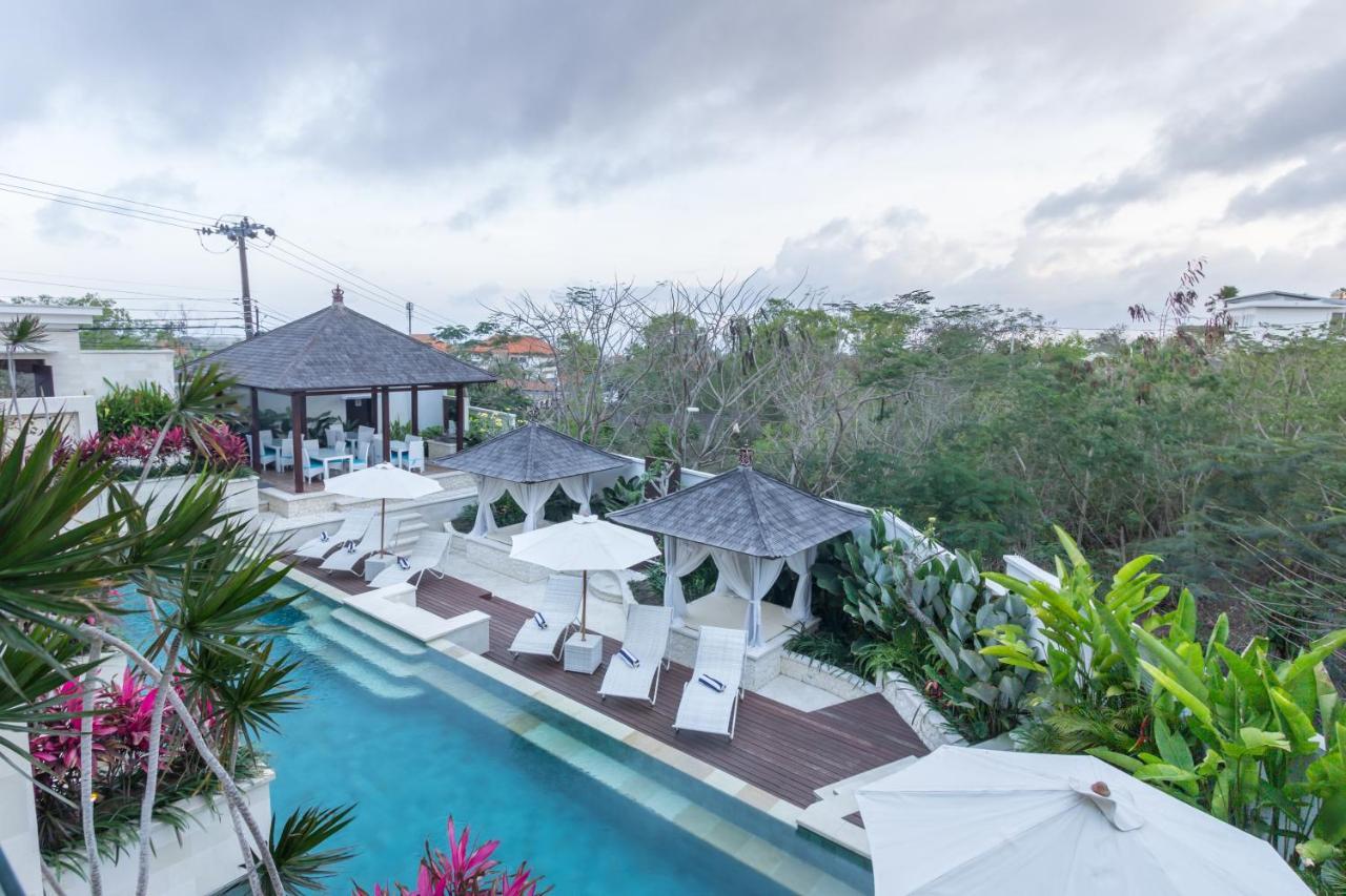 Adhiloka Hotell Uluwatu Exteriör bild