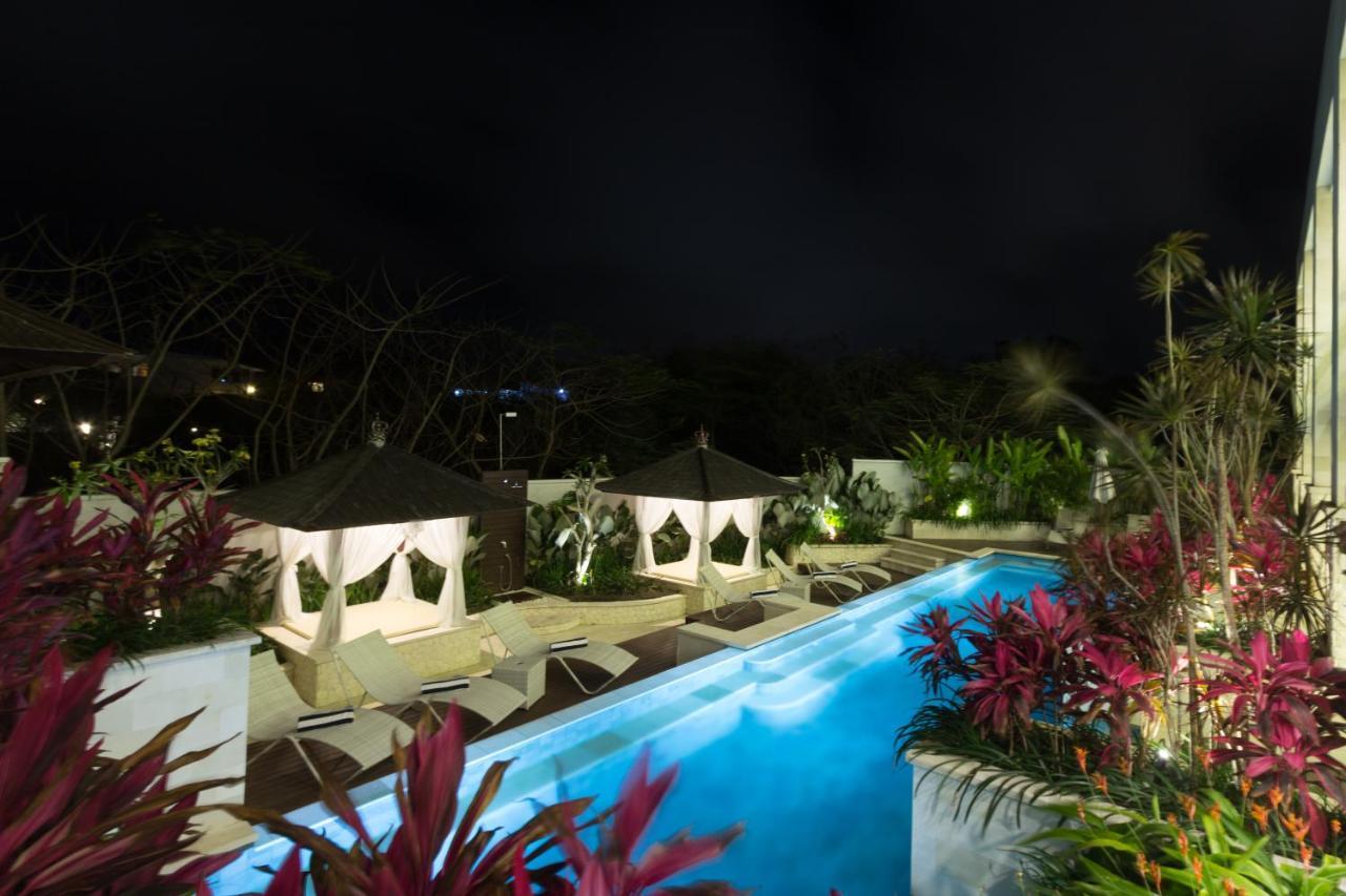 Adhiloka Hotell Uluwatu Exteriör bild