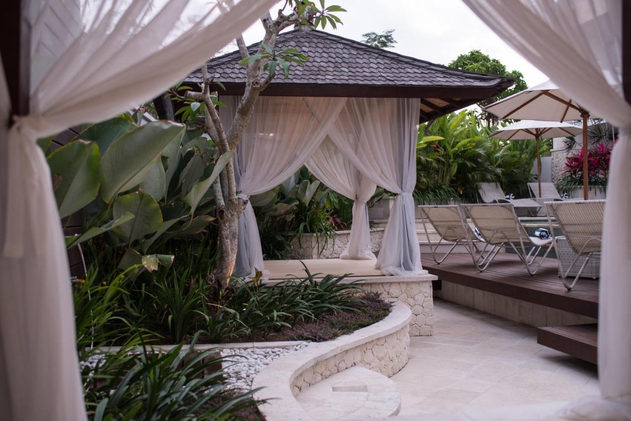 Adhiloka Hotell Uluwatu Exteriör bild